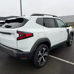 Dacia Duster 1.6 HYBRID 140CH JOURNEY Saint-L&eacute;ger-de-Lini&egrave;res