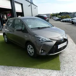 Toyota Yaris 100H FRANCE BUSINESS 5P Saint-Michel-Chef-Chef