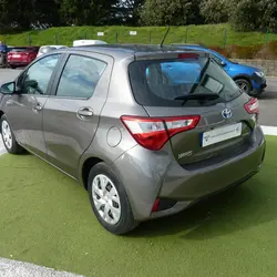 Toyota Yaris 100H FRANCE BUSINESS 5P Saint-Michel-Chef-Chef