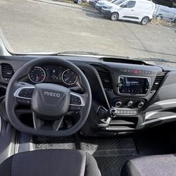 Iveco Daily PLATEAU 5M20 35C16 3.0 160CH PLATEAU RIDELLES ROUES JUMELEES Arnage