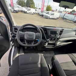 Iveco Daily 35C16 3L CAISSE + HAYON 160CH Arnage