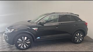 Volkswagen T-Roc  - photo 1
