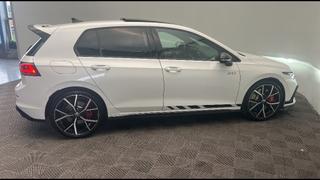 Volkswagen Golf 8  - photo 4
