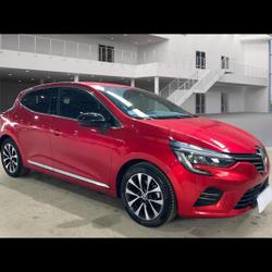 Renault Clio 5 1.6 E-Tech hybride 145ch Techno Les Sables-d'Olonne