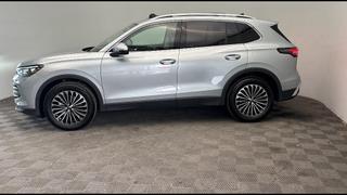 Volkswagen Tiguan  - photo 1