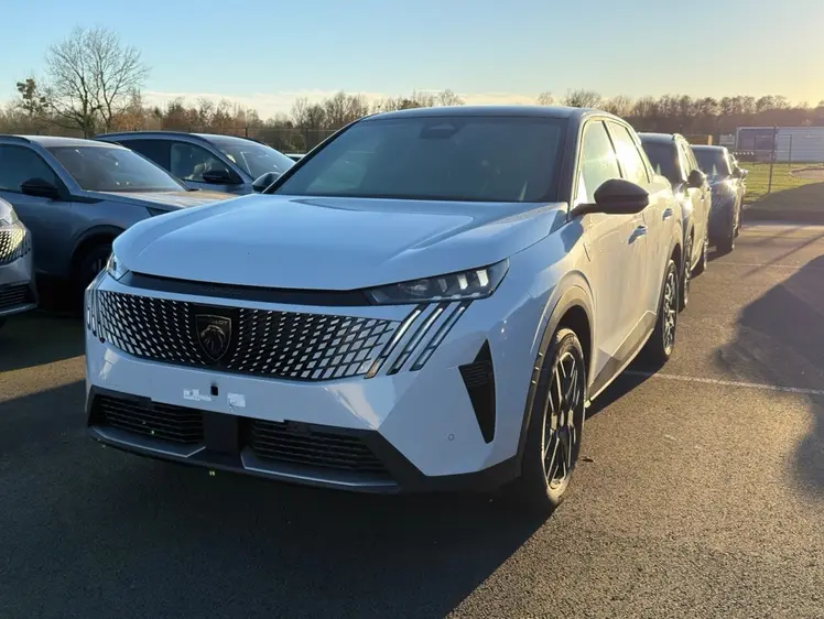 Peugeot 3008  - Gt - 32 990 €