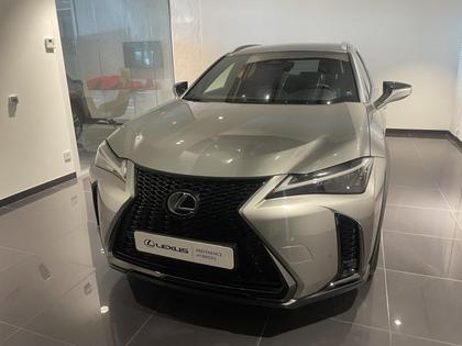 Lexus UX - 300h F SPORT Design 2WD - 31 990 €