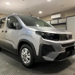 Peugeot Rifter TAILLE M - 1.5 BLUEHDI 130 EAT8 ALLURE N1 - 5 PL - SANS MALUS Montaigu-Vend&eacute;e