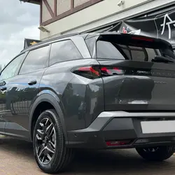 Peugeot 5008 HYBRID 145 GT EXCLUSIVE E-DCS6 - TOIT PANO Montaigu-Vend&eacute;e