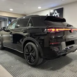 Volkswagen T-Roc 1.5 ETSI 150 R-LINE DSG7 - TOIT PANO+HAYON+DESIGN BLACK Montaigu-Vend&eacute;e