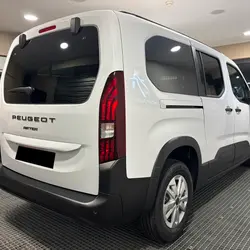 Peugeot Rifter TAILLE XL - 1.5 BLUEHDI 130 EAT8 ALLURE N1 - 5 PL - SANS MALUS Montaigu-Vend&eacute;e