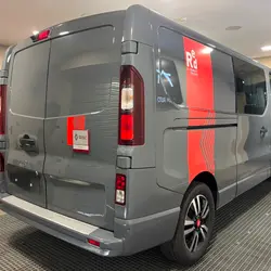 Renault Trafic L2H1 3T 2.0 BLUE DCI 170 CABINE APPROFONDIE RED EXCLUSIVE - 5 PL-GARANTIE 3 ANS Montaigu-Vend&eacute;e