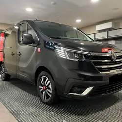 Renault Trafic L1H1 3T 2.0 BLUE DCI 170 CABINE APPROFONDIE RED EXCLUSIVE - 5 PL Montaigu-Vend&eacute;e