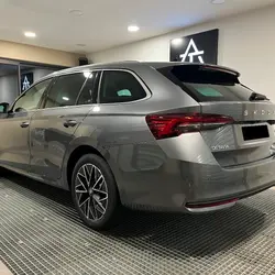 Skoda Octavia Combi 2.0 TDI SCR 150 SELECTION DSG7 PACK NAV + ATTELAGE Montaigu-Vend&eacute;e