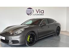Porsche Panamera Saujon