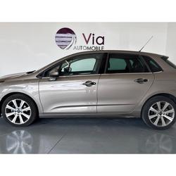Citroen C4 CITROEN Shine 1.2 puretech / Distribution fait pour la vente / RADAR SONORE / BLUETOOTH Saujon
