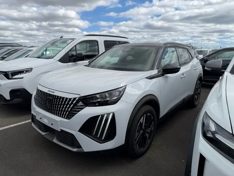 Peugeot 2008  - Gt - 25 975 €