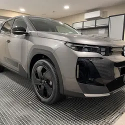 Citroen C5 Aircross 1.2 HYBRIDE 145 MAX BOITE AUTOMATIQUE - CUIR NOIR+PACK HIVER occasion - Montaigu-Vend&eacute;e - photo 2/25
