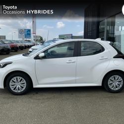 Toyota Yaris 116h Dynamic Business 5p + Programme Beyond Zero Academy MY22 Sabl&eacute;-sur-Sarthe