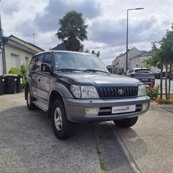 Toyota Land Cruiser 3.0 TD 125cv KZJ95 VX - 7 places - Calandre Saint-Barth&eacute;lemy-d'Anjou