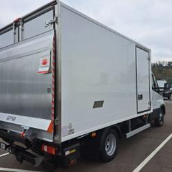 Iveco Daily 35C18 180CV 3L CAISSE HAYON 14.8M3 GROUPE FROID THERMOKING HAYON DHOLLANDIA 4 VERRINS Chanas