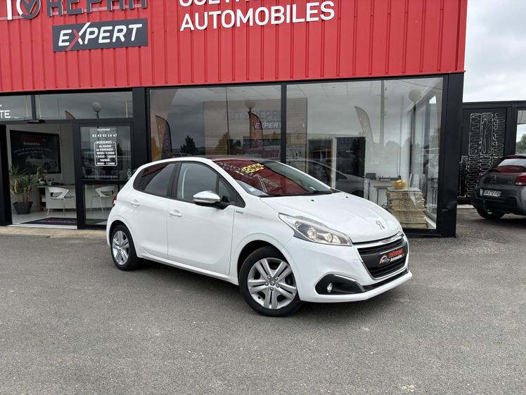 Peugeot 208  - Puretech - 11 800 €