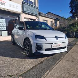 Renault R5 II E-TECH 150cv 52 KWH ICONIC CINQ Confort - 1&egrave;re main - Attelage Saint-Barth&eacute;lemy-d'Anjou