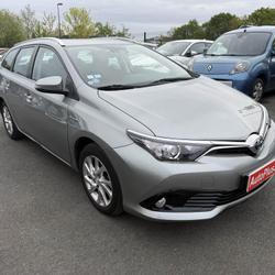 Toyota Auris Touring Sports Hybride 136h - BV CVT  II TOURING SPORTS 2013 BREAK Dynamic PHASE 2 Br&eacute;al-sous-Montfort