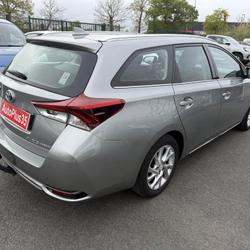Toyota Auris Touring Sports Hybride 136h - BV CVT  II TOURING SPORTS 2013 BREAK Dynamic PHASE 2 Br&eacute;al-sous-Montfort