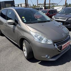 Peugeot 208 1.6 e-HDi FAP - 115  BERLINE Feline PHASE 1 Br&eacute;al-sous-Montfort