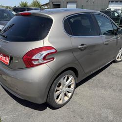 Peugeot 208 1.6 e-HDi FAP - 115  BERLINE Feline PHASE 1 Br&eacute;al-sous-Montfort