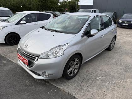 Peugeot 208 - 1.2 VTi 12V  BERLINE Style PHASE 1 - 4 990 €