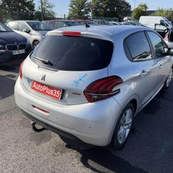 Peugeot 208 1.2i PureTech 12V - 82  BERLINE Style PHASE 2 Br&eacute;al-sous-Montfort