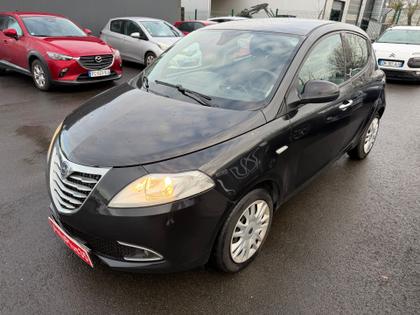 Lancia Ypsilon - 1.2 8v 69 ch stop&start silver - 4 490 €