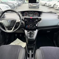 Lancia Ypsilon 1.2 8v 69 ch stop&start silver Br&eacute;al-sous-Montfort