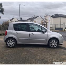 Renault Modus Phase 2 1.6i 110 cv Dynamique 2&egrave;me main PMR / Conduite autonome et aide au fauteuil Saint-Barth&eacute;lemy-d'Anjou