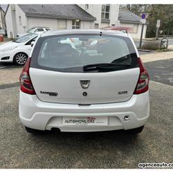 Dacia Sandero 1.4 MPI 72 cv Laureate - Distribution &agrave; jour Saint-Barth&eacute;lemy-d'Anjou