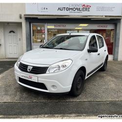 Dacia Sandero 1.4 MPI 72 cv Laureate - Distribution &agrave; jour Saint-Barth&eacute;lemy-d'Anjou