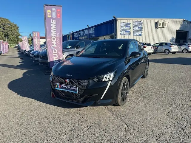 Peugeot 208  - Puretech - 17 490 €