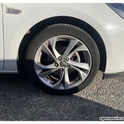 Opel Astra 1.2i Turbo 110 cv &Eacute;legance - 2&egrave;me main Saint-Barth&eacute;lemy-d'Anjou