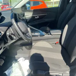 Peugeot 5008 1.5 BLUEHDI 130CH S&S ACTIVE BUSINESS EAT8 Le Poir&eacute;-sur-Vie