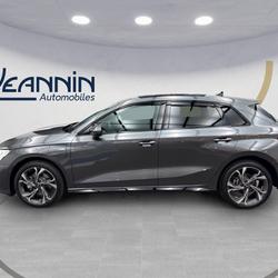 Audi A3 Sportback A3 Sportback TFSI e Hybride rechargeable 204 S tronic 6 S line Vert-Saint-Denis