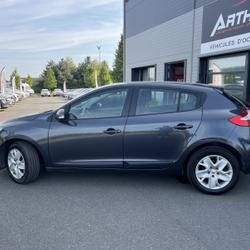 Renault Megane 3 1.5 DCI 90CH FAP TOMTOM LIVE ECO&sup2; D&eacute;mouville