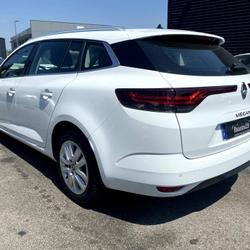Renault Megane 4 IV (BFB) 1.5 Blue dCi 115ch Business EDC Quimperl&eacute;