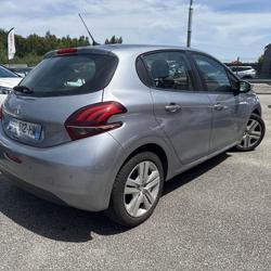 Peugeot 208 1.2 82 ch Signature 5 Portes Lanester