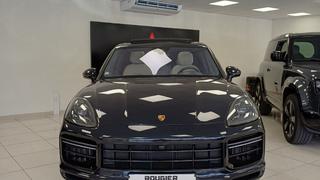 Porsche Cayenne  - photo 1