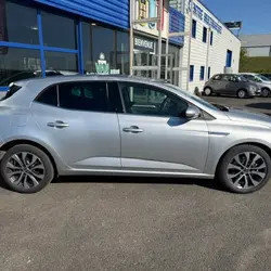 Renault Megane 4 1.6 E-TECH PLUG-IN HYBRID 160CH TECHNO occasion - Champniers - photo 3/29