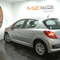 Peugeot 207 1.4 HDi 70ch - 5P / Garantie 12 Mois / Distri OK occasion - La Haie-Fouassi&egrave;re - photo 3/29