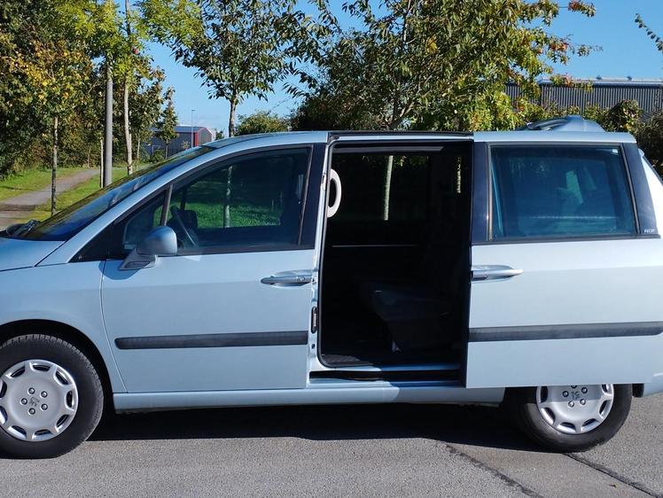 Peugeot 807  - Sv - 6 590 €
