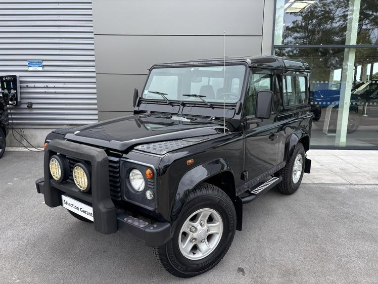 Land Rover Defender  - 54 800 €